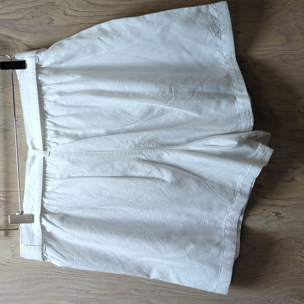 NWT Tommy Hilfiger  White Seated Fit Belted Short size L - Picture 2 of 7